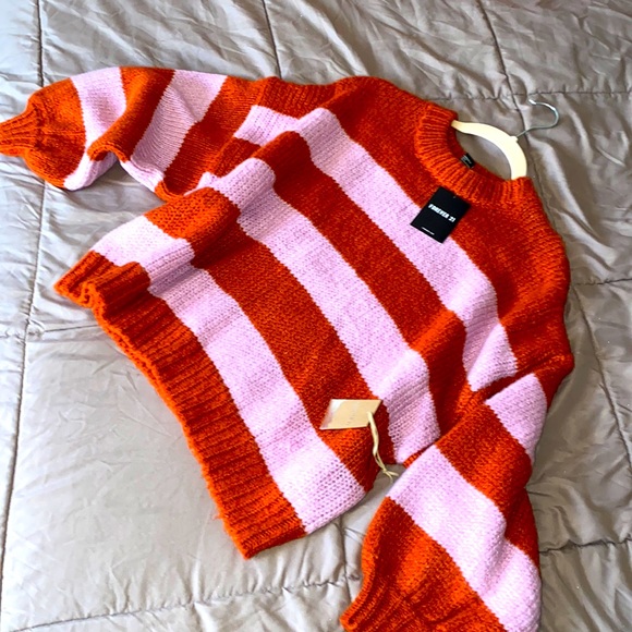 Forever 21 Sweater - Picture 1 of 3